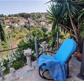 4 bedroom villa with pool in Maslinica, sleeps 8
